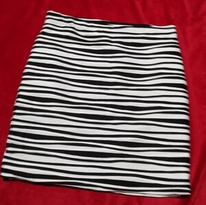 Vintage Y2K Black/White Textured Mini Skirt